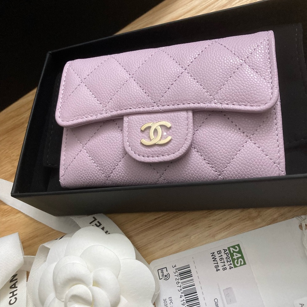 SOLD Chanel Lilac Gold Hardware Classic Card Holder - Picture 1 of 7